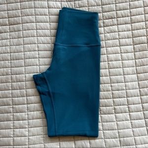 Lululemon Aligns 25” Night Diver